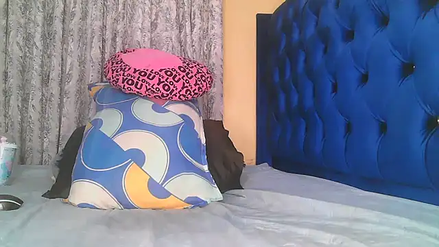 Queenshaz01 online show from 5, 12, 2025