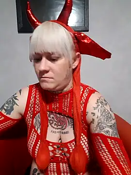 poussichienne online show from 30, 10, 2025