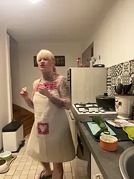 poussichienne online show from 13, 2, 2025