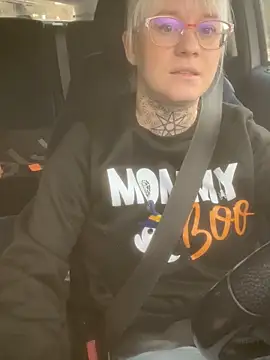 poussichienne online show from 28, 11, 2025