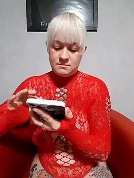 poussichienne online show from 28, 10, 2025