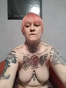 Snapshot of poussichienne chatting on 7, 6, 2026 poussichienne online show from 7, 6, 2026