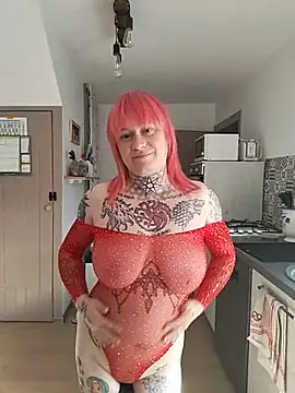 Snapshot of poussichienne chatting on 28, 5, 2026 poussichienne online show from 28, 5, 2026