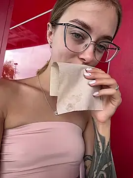 Snapshot of enjoy_my_beauty chatting on 16, 1, 2025 enjoy my beauty online show from 16, 1, 2025