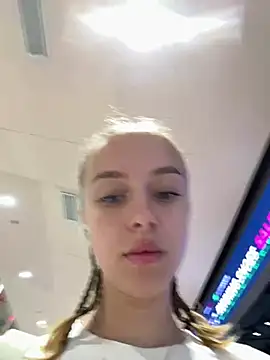 Snapshot of enjoy_my_beauty chatting on 23, 1, 2025 enjoy my beauty online show from 23, 1, 2025