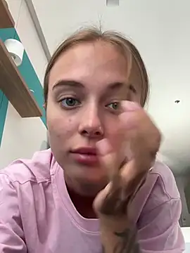 Snapshot of enjoy_my_beauty chatting on 23, 2, 2025 enjoy my beauty online show from 23, 2, 2025