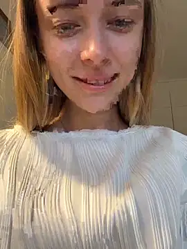 Snapshot of enjoy_my_beauty chatting on 18, 9, 2025 enjoy my beauty online show from 18, 9, 2025