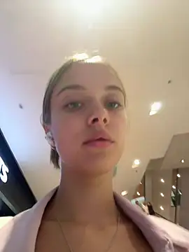 Snapshot of enjoy_my_beauty chatting on 5, 3, 2025 enjoy my beauty online show from 5, 3, 2025