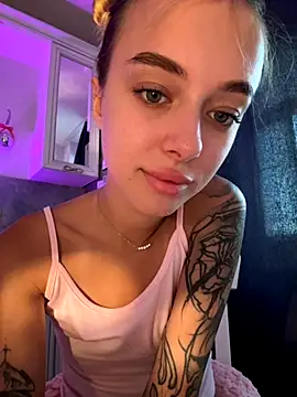 Snapshot of enjoy_my_beauty chatting on 22, 9, 2025 enjoy my beauty online show from 22, 9, 2025
