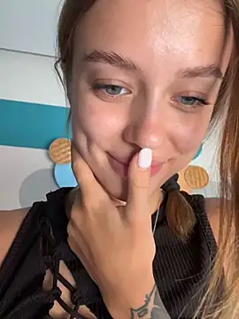 Snapshot of enjoy_my_beauty chatting on 16, 3, 2025 enjoy my beauty online show from 16, 3, 2025
