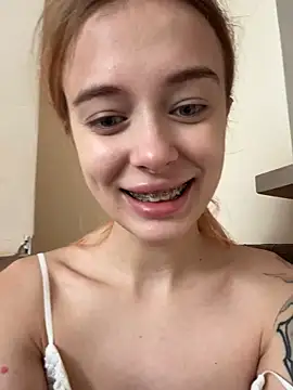 Snapshot of enjoy_my_beauty chatting on 23, 5, 2026 enjoy my beauty online show from 23, 5, 2026