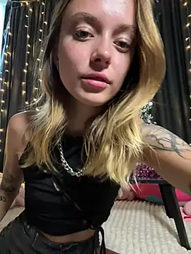 Snapshot of enjoy_my_beauty chatting on 29, 12, 2024 enjoy my beauty online show from 29, 12, 2024