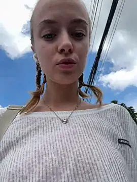 Snapshot of enjoy_my_beauty chatting on 22, 12, 2024 enjoy my beauty online show from 22, 12, 2024