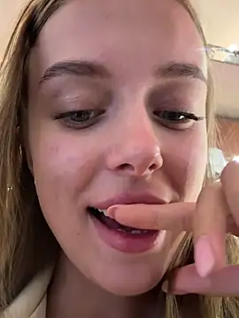 Snapshot of enjoy_my_beauty chatting on 21, 2, 2025 enjoy my beauty online show from 21, 2, 2025
