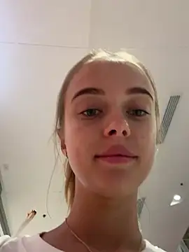 Snapshot of enjoy_my_beauty chatting on 12, 2, 2025 enjoy my beauty online show from 12, 2, 2025