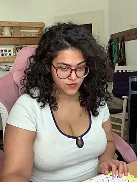 Curvydesifromgermany online show from 18, 6, 2026