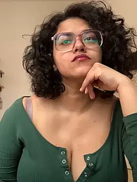 Curvydesifromgermany online show from 24, 1, 2025