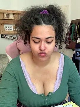Snapshot of Curvydesifromgermany chatting on 13, 7, 2026 Curvydesifromgermany online show from 13, 7, 2026