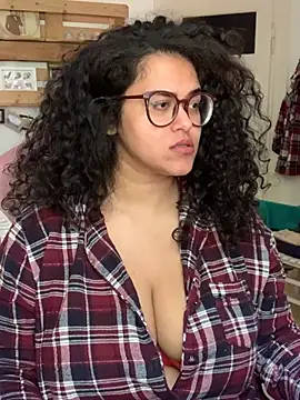 Snapshot of Curvydesifromgermany chatting on 21, 7, 2026 Curvydesifromgermany online show from 21, 7, 2026