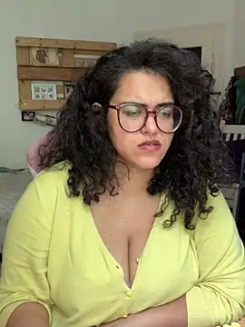 Snapshot of Curvydesifromgermany chatting on 7, 7, 2026 Curvydesifromgermany online show from 7, 7, 2026