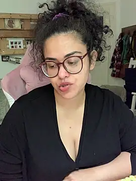 Curvydesifromgermany online show from 12, 6, 2026