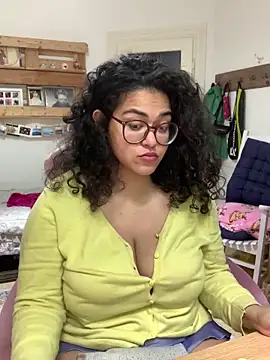 Curvydesifromgermany online show from 8, 5, 2026
