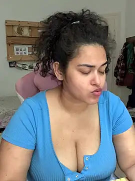 Snapshot of Curvydesifromgermany chatting on 2, 7, 2026 Curvydesifromgermany online show from 2, 7, 2026