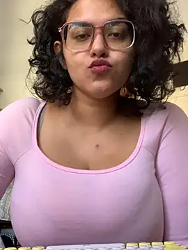 Curvydesifromgermany online show from 19, 2, 2025