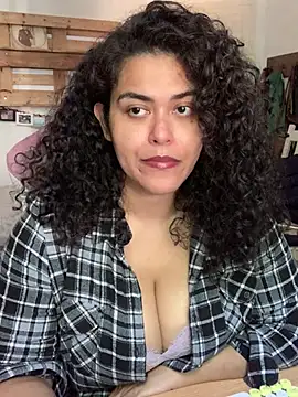 Snapshot of Curvydesifromgermany chatting on 28, 7, 2026 Curvydesifromgermany online show from 28, 7, 2026