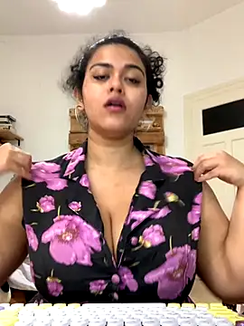 Curvydesifromgermany online show from 10, 9, 2025