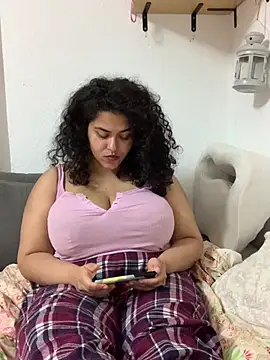 Curvydesifromgermany online show from 9, 6, 2026