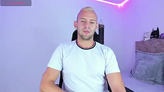 Snapshot of Damon_Bakert chatting on 27, 10, 2025 Damon Bakert online show from 27, 10, 2025