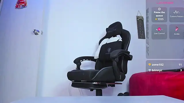 Snapshot of Damon_Bakert chatting on 10, 11, 2025 Damon Bakert online show from 10, 11, 2025