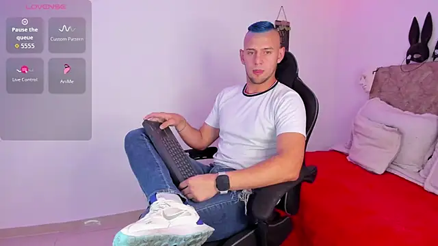 Snapshot of Damon_Bakert chatting on 4, 11, 2025 Damon Bakert online show from 4, 11, 2025