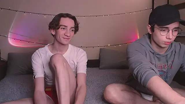 Snapshot of EliotMarks chatting on 23, 11, 2025 EliotMarks online show from 23, 11, 2025