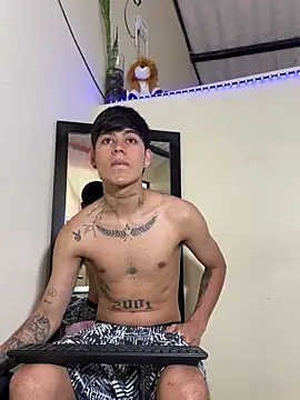 Snapshot of Lukas_strong chatting on 24, 11, 2025 Lukas strong online show from 24, 11, 2025