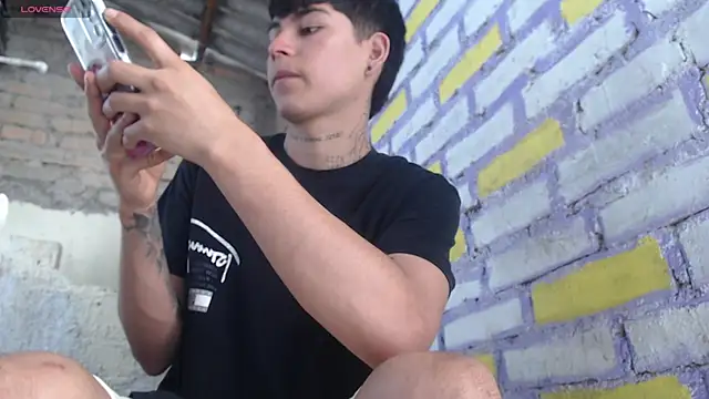 Snapshot of Lukas_strong chatting on 7, 11, 2025 Lukas strong online show from 7, 11, 2025