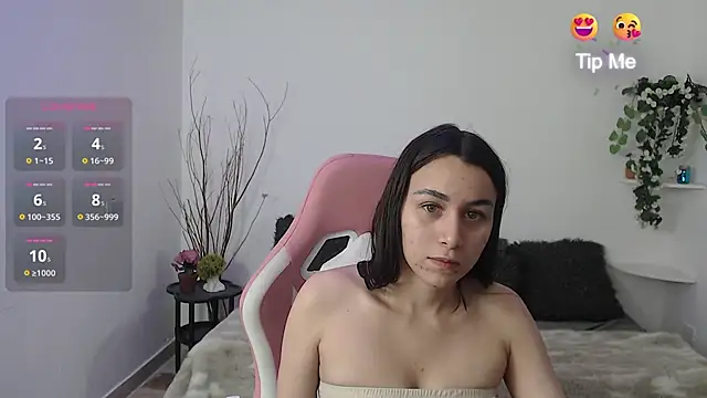 EmmaMyerss  online show from 24, 9, 2025