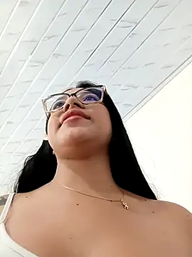 -VICKKY online show from 6, 10, 2025