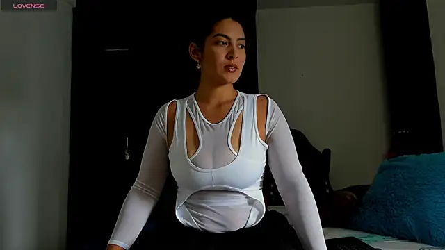 sofiaparker8 online show from 13, 4, 2026