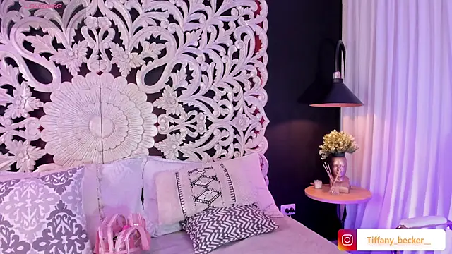 tiffany becker online show from 17, 11, 2025