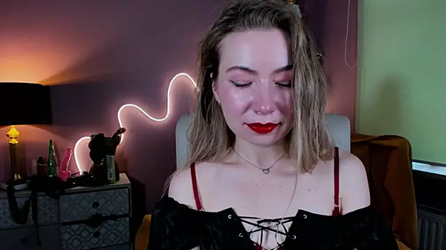 Mia Tasty online show from 5, 10, 2025