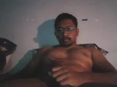 Snapshot of chennaibull101 chatting on 4, 10, 2025 chennaibull101 online show from 4, 10, 2025