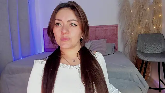 Sofiawilson  online show from 17, 12, 2025