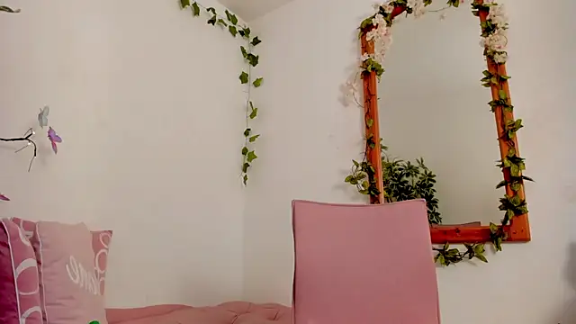 BonnieCute  online show from 8, 4, 2026