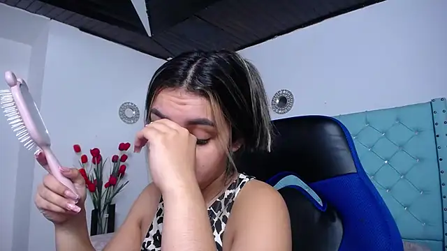 antonella sweetlittle online show from 5, 4, 2026