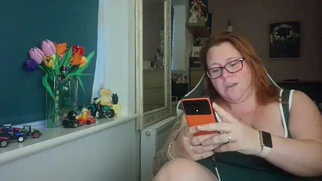 NikiDeeOfficial online show from 5, 7, 2026