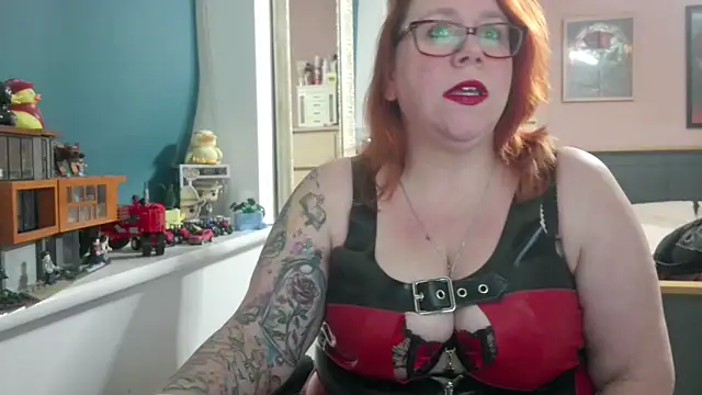 NikiDeeOfficial online show from 11, 2, 2026