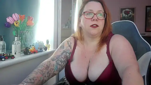 NikiDeeOfficial online show from 19, 7, 2026