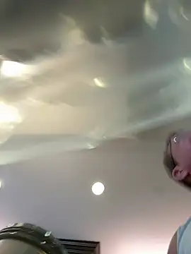 sluttydylan online show from 18, 4, 2026